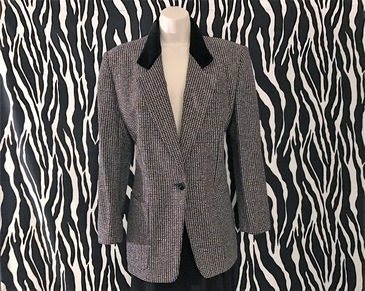 VDCVintage's tweet photo. Vintage Anne Klein Blazer https://t.co/njwJdesikr #VintageAnneKleinBlazer #AnneKleinBlazer #WinterBlazer #DesignerBlazer https://t.co/vLKpDpHBT1