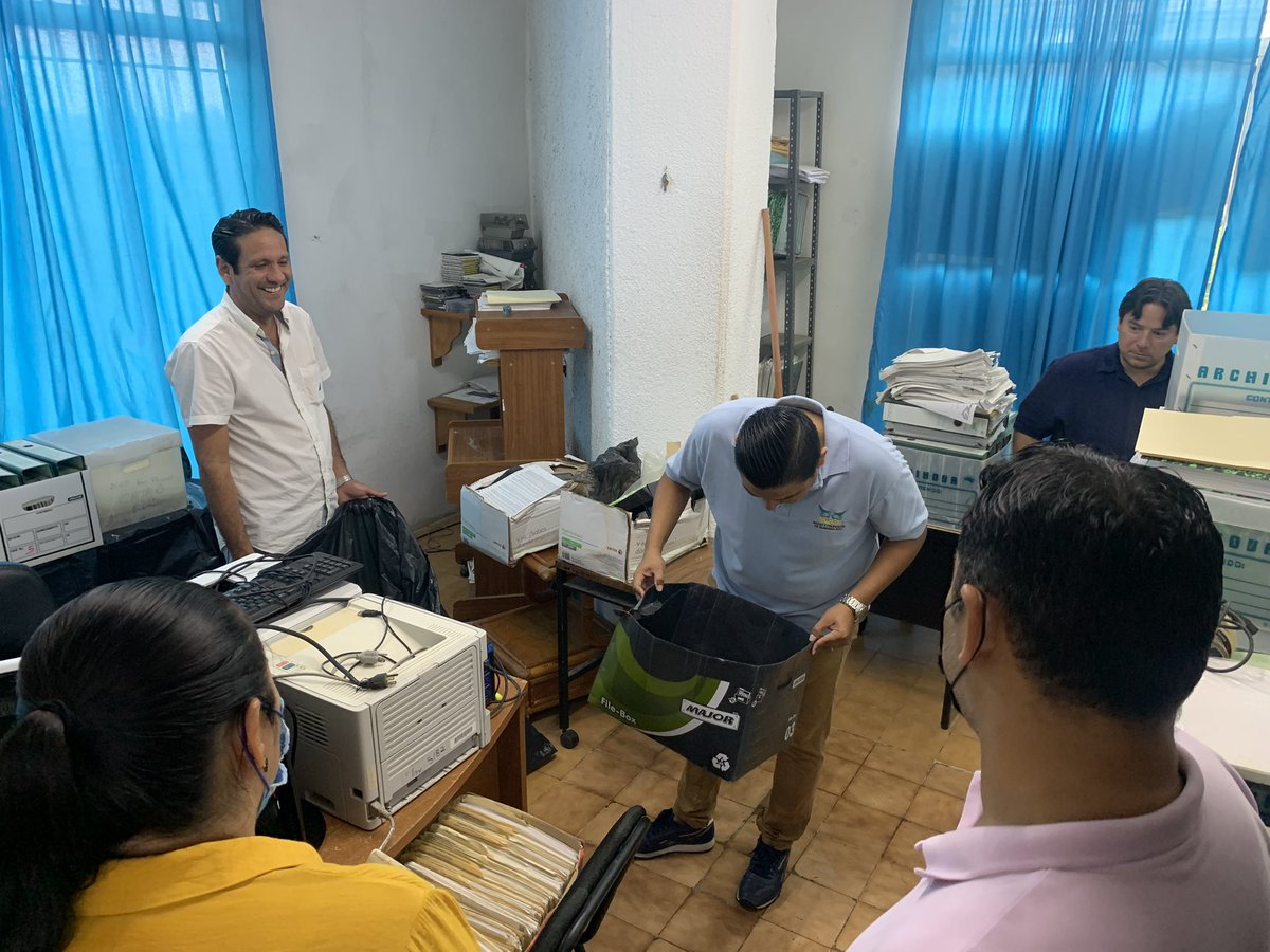 sqcsradioytv's tweet photo. (1/1) La Directora General del @sqcsradioytv, @almag6M efectuó un recorrido de supervisión y verificación de las instalaciones de la radio y televisión del Estado, para detectar posibles afectaciones tras las lluvias que ocasionó la cercanía del paso del huracán Lisa, https://t.co/a24zCySeP1
