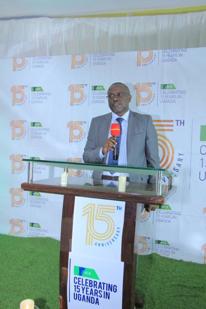 kcbbankug's tweet photo. “Thank you our dear customers for walking this journey with us. Our growth this far is attributed to your continued support. We pledge consistent, effective and more efficient services to you ”. ~ Our MD, Mr. Edgar Byamah
#KCBAt15 #KCBGoAhead https://t.co/v9FCGkC57V
