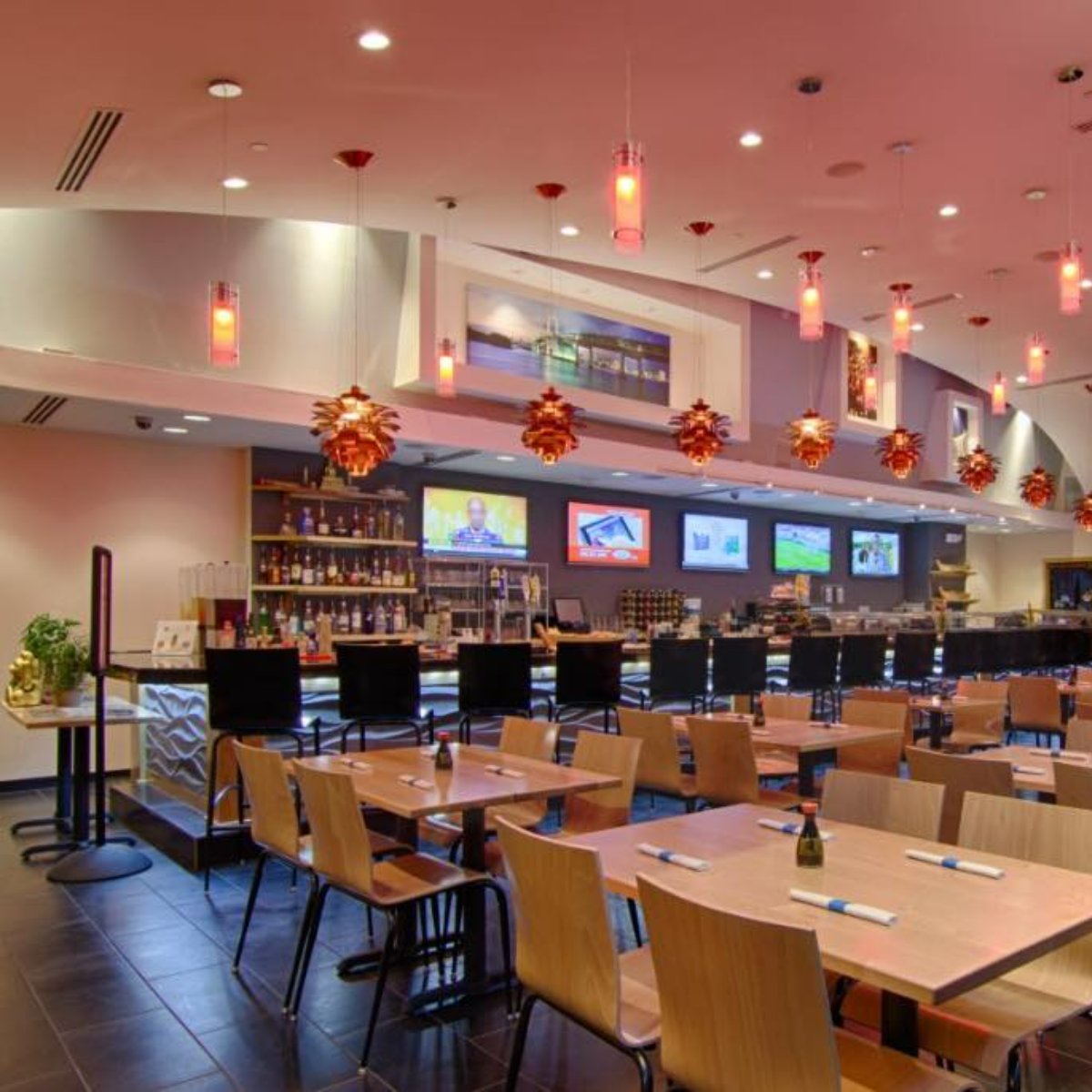 The best memories are made around the dinner table. Who are you most looking forward to creating new memories with this holiday season?