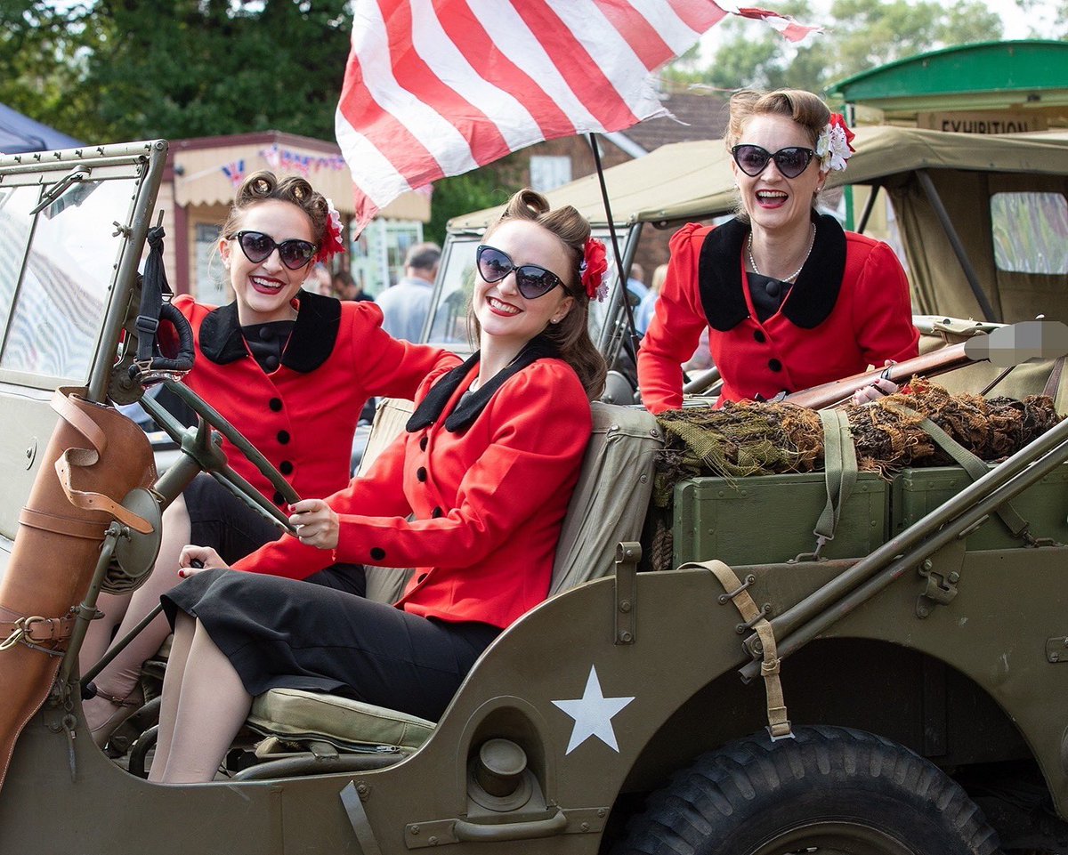 Next Saturday night we’re heading to Ashstead, Surrey to entertain at the wonderful <a href="/Surreyjive/">Surrey Jive</a> Wartime Dance 💃💃🏻💃🏼

Come join us!

tickettailor.com/events/surreyj…

#surrey #dance #wartime #wartimeevent #wartimetheme #andrewsisters #1940s #saturdaynight #singing #dancing #music