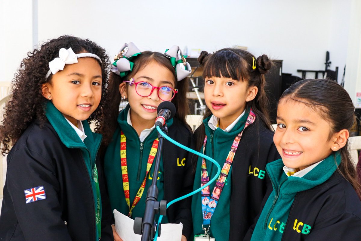 liceocolombia's tweet photo. Este jueves nuestros estudiantes recibieron el Sacramento de la Confirmación 🎗

Acompañados de sus familiares y padrinos, los estudiantes compartieron este momento tan importante. Resultado de la formación católica para recibir en  fe y amor el sacramento de la confirmación 🎗. https://t.co/RVrBkQopWH