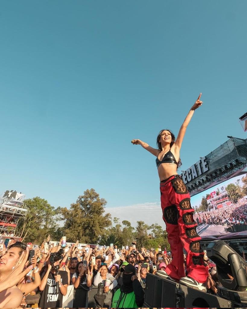 thisdannapaola's tweet photo. Ella es Danna Paola, Princesa del Pop Latino, Embajadora de Fendi, Reina Pop de Mexico, Embajadora de Pandora y Samsung, Una de las 100 mujeres más poderosas de Mexico, La cantante Mexicana más escuchada, y mucho mas, Ella es Danna Paola💜🔥
@dannapaola 
ESTAMOS CONTIGO DANNA https://t.co/4SuX1qa53N