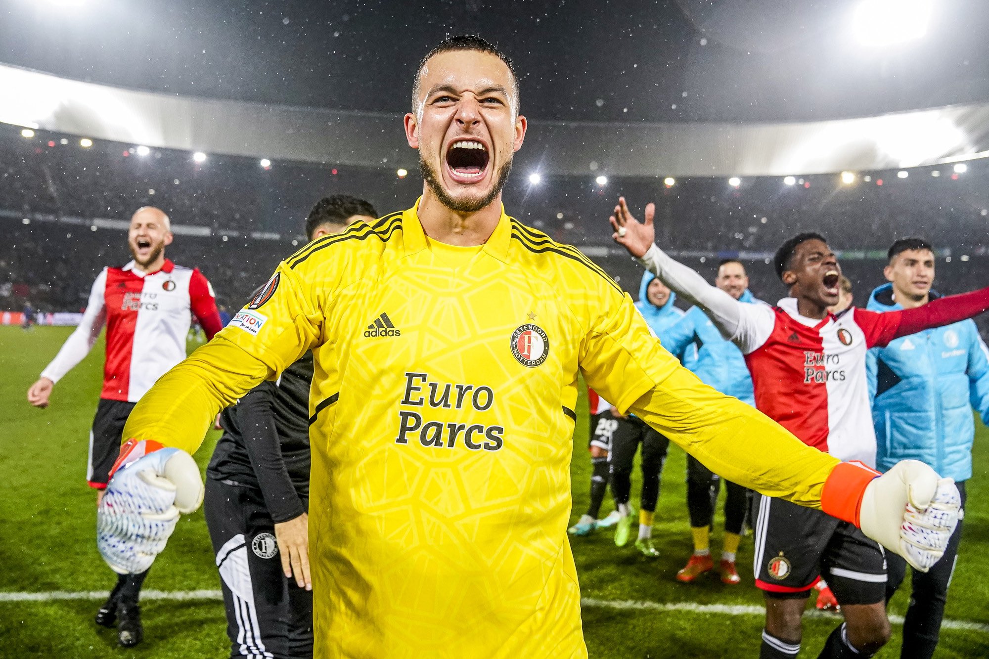 FgqpIVPWYAA75OV?format=jpg&name=large