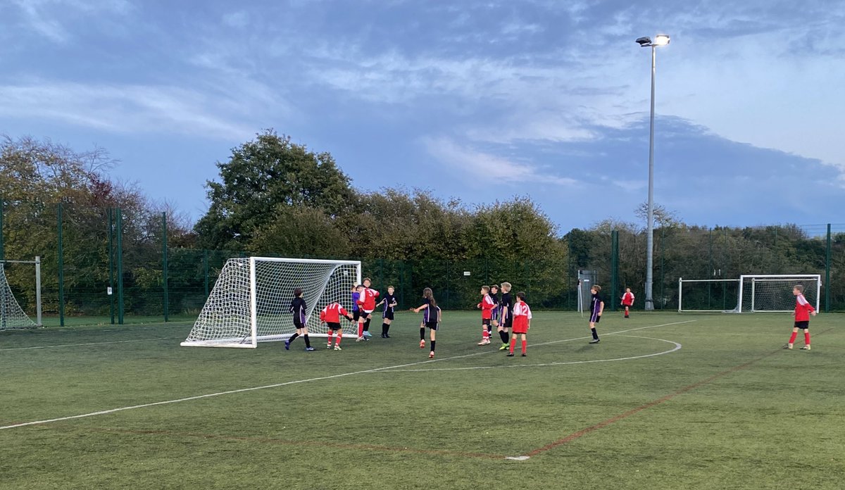 Fantastic game of football tonight between two very even Y7 teams at Charles Darwin. The hosts ran out victors in a wonderfully well fought contest.