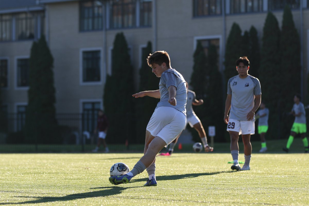 valiantsmsoc's tweet photo. Warm ups. https://t.co/EsrRZrthfK