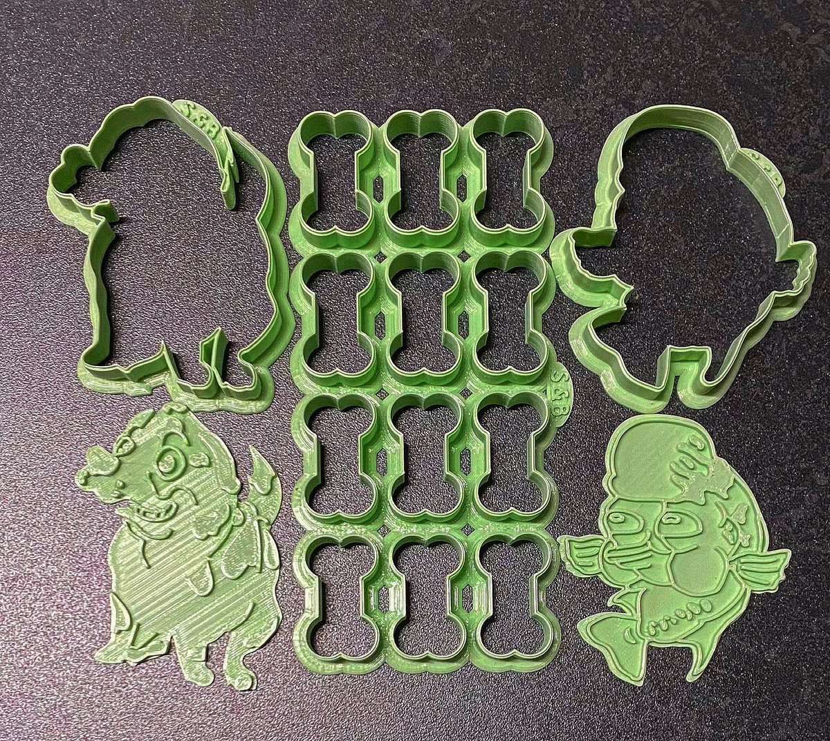 Our custom biscuit cutters are here! 
With these we will be able to bake our original dog bone biscuits and also branded pink and blue fresh baked biscuits with dog icing! 
👨🏻‍🍳🍪🧁🍩