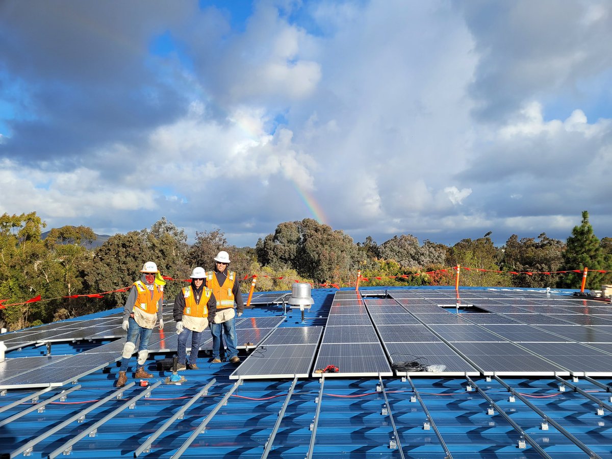 IBEW569's tweet photo. #IBEW569 At Work Building Green Energy!
#Local569 Electricians and Apprentices working for CSI are installing solar panels to power the new Electric Bus Fleet at Grossmont Union High School District.
#constructi #1u #UnionStrong #GreenJobs
📸by #IBEW 569 President @joel_basore https://t.co/8gAsULbCWd