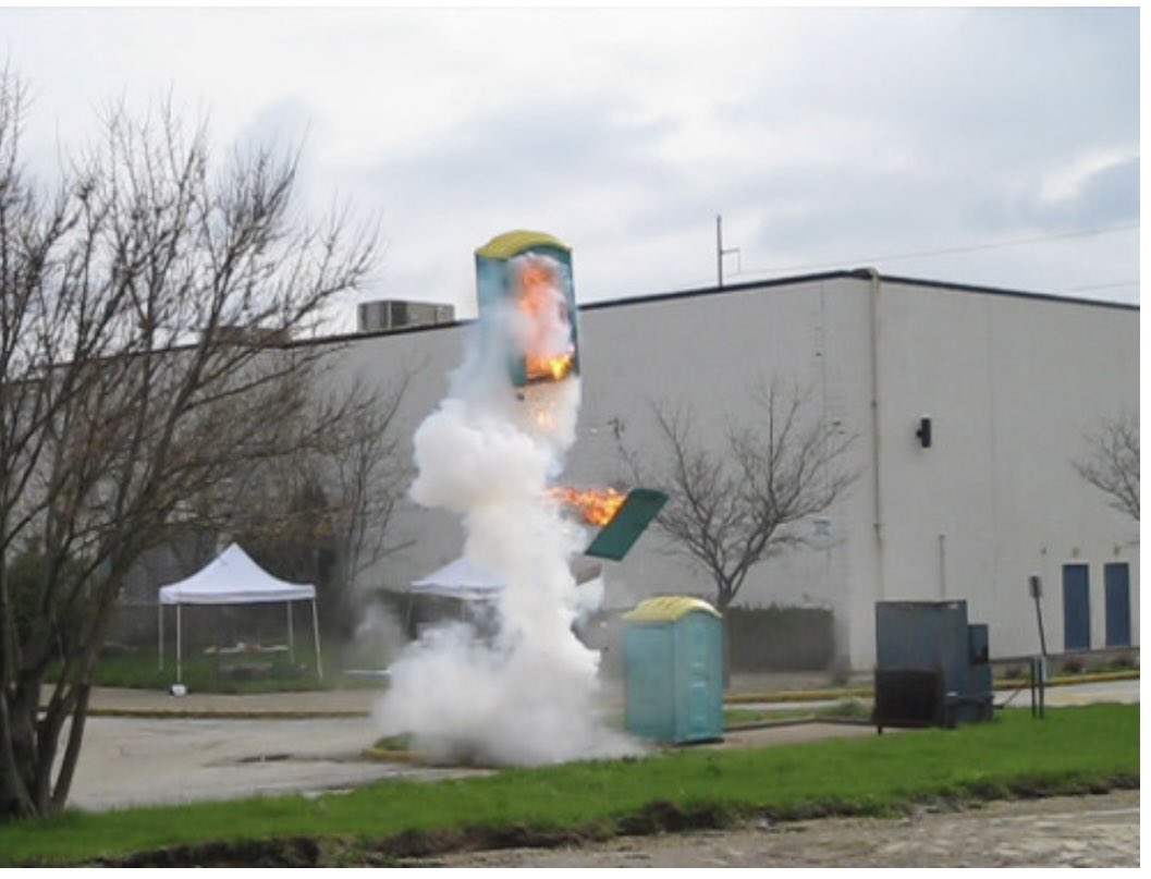 TheBigLymmFireworks tweet media