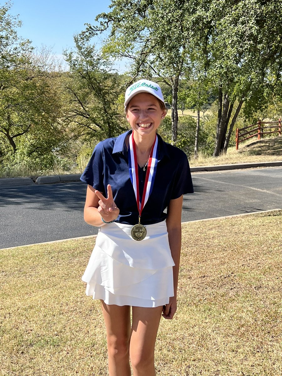 Huge shoutout to our girls varsity team. They finished in second place as a team at Squaw Creek. Rileigh also tied her HS PR shooting 85 and taking second place. Great job ladies!