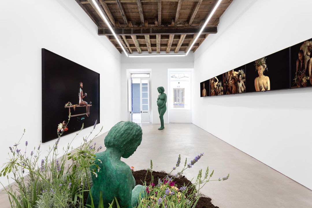 Madragoa Gallery presents Amanzi angena endlini, by Buhlebezwe Siwani

➡️ More in: redcollectors.com/collections/ga…
📱 +34 625 780 732

#galeriamadragoa #madragoa #buhlebezwesiwani #amanziangenaendlini #lightmotiv #sainsonfranceportugal2022 #labf15 #perrinelacroix #matteoconsonni