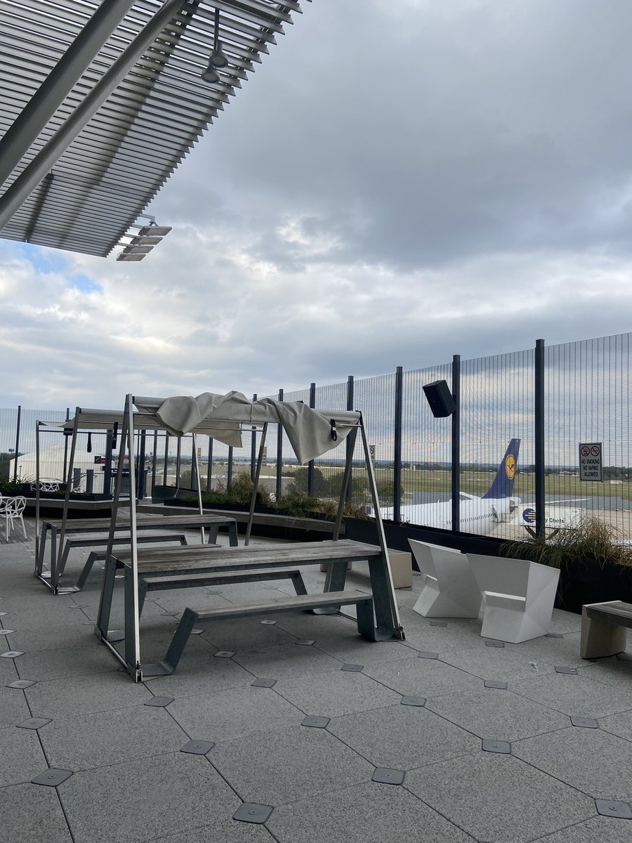 AustinAirport's tweet photo. I- is that- is that a cool breeze we feel?? Grab a seat at our outdoor patio (ya, we have one) and look at some planes before your flight.

📍 Between gates 1 and 2, behind Parkside and upstairs https://t.co/GxbfmhROOo