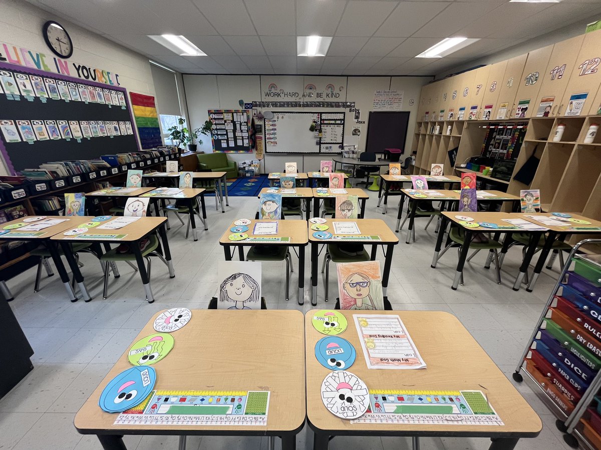 Ruth Hooker School tweet media