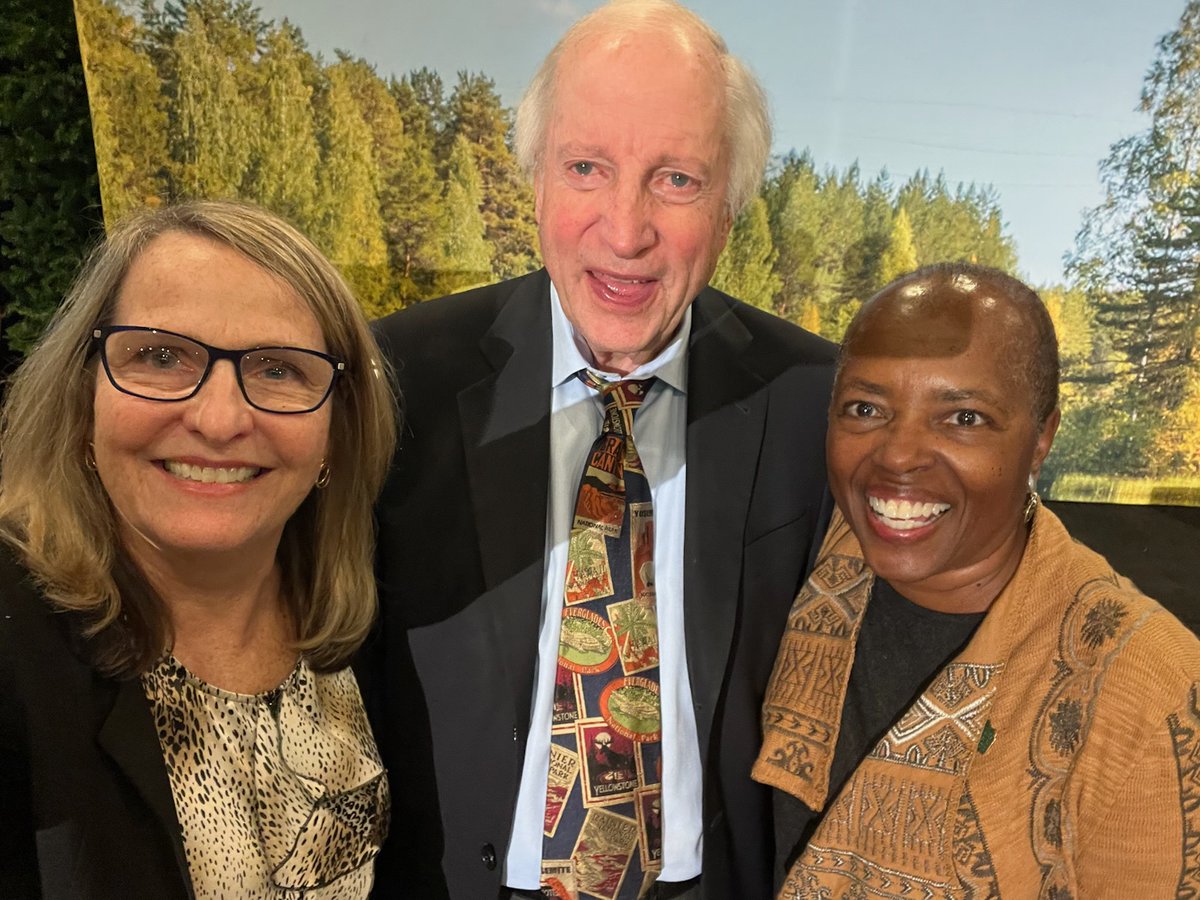 Today, we honored Bill Walter, NPCA Board Emeritus and founder of our annual National Parks Champions Luncheon. Thank you to those who joined us today, including our wonderful Trustee Sändra Washington, and a special thanks to Bill for all you’ve done for our parks!