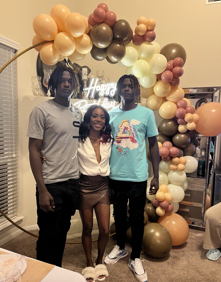 Mrs. Lovely Payton tweet media