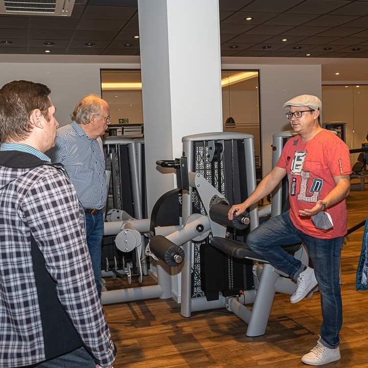 den_Tdf's tweet photo. Wir durften uns heute das neue Gesundheitszentrum Hütte anschauen - top! Kleiner Tipp am Rande: Unbedingt auch ins "Lieblingscafé" nebenan gehen, dort gibt's leckeren Kaffee und die Speisekarte hat echt einiges zu bieten 🤤 #Troisdorf #SPD #gemeinsamgestalten #Kommunalpolitik https://t.co/CkttGWiMKq