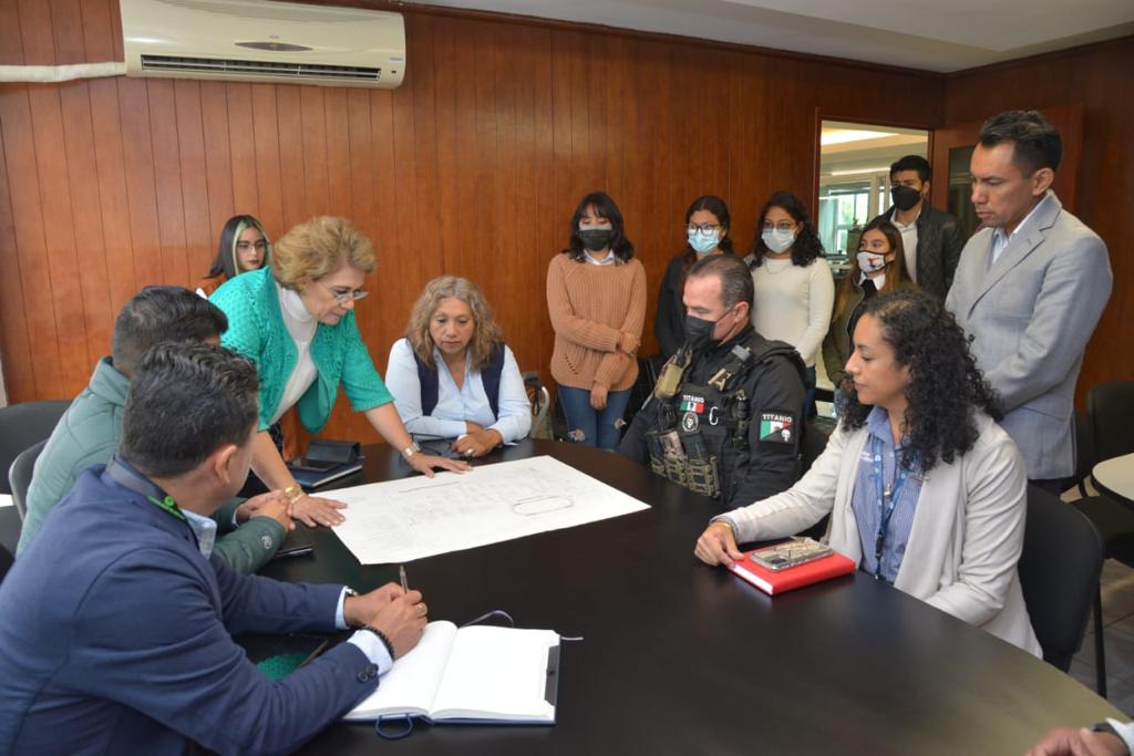 MunicipioSGS's tweet photo. 📌 Ayuntamiento de Soledad realiza acciones preventivas en materia de seguridad en Instituto Tecnológico Regional

📰 Más información en ➡️ https://t.co/wnslJDb7cw

📱 #SGS #SigamosAdelante #LeonorNoyola #prevención #ITSLP https://t.co/Es0DjE15gE