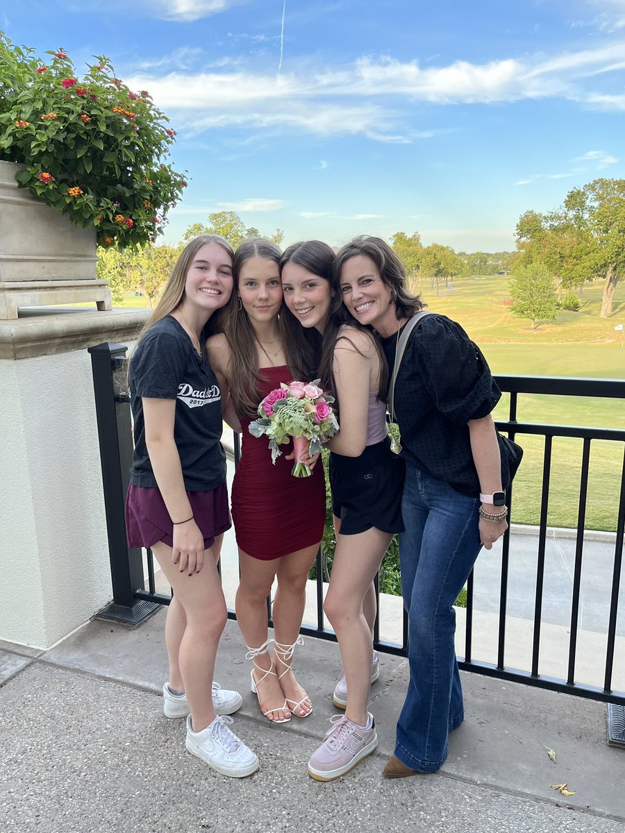 AmyDoesEdTech's tweet image. #GratitudeSnaps for today - my girls!