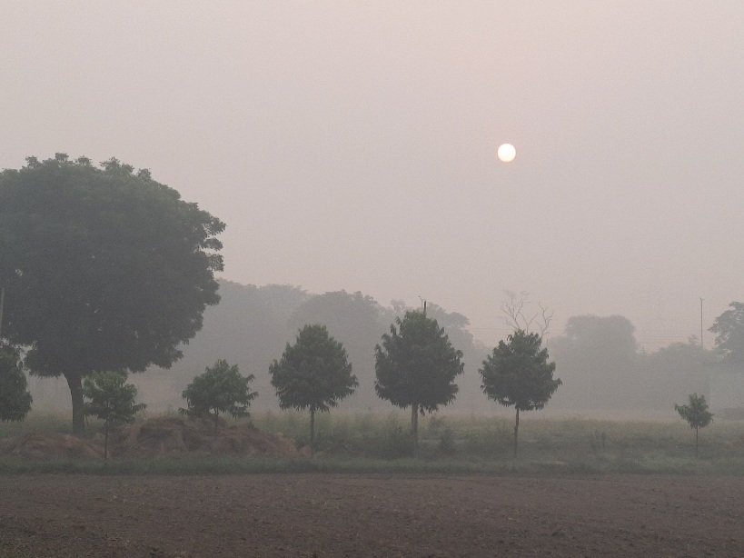 Not a good morning, Delhi. PM2.5 level > 400. Pollution is a silent killer and we are helpless. Thanks to all agencies. Efforts are required at war level.