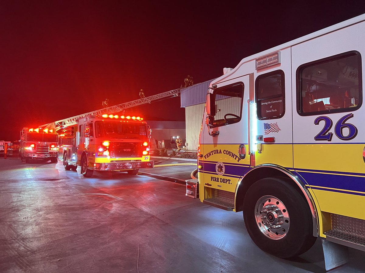 #LemonwoodInc; FFs have located and extinguished a fire in a sprinkled building. The sprinkler system kept the fire in check until FFs fully knocked out all the heat. Incident occurred in the 200 block of Dove Ct in Santa Paula. Cause is under investigation. <a href="/VCFD/">Ventura County Fire</a> #vcfd