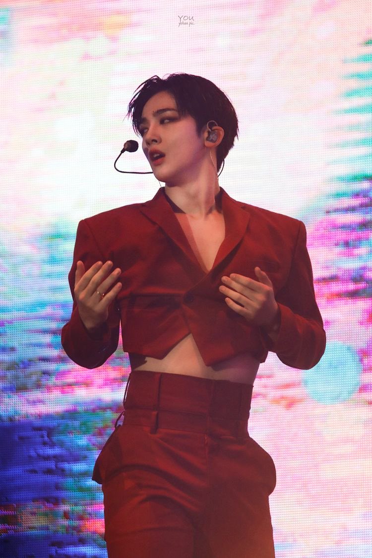 beeswoo's tweet photo. @yonghaalovr you say that every time 😭🫶 but i’m lonely my man’s ain’t home for another 3 months 🥲 but might have to make my way round the group at this rate, my man’s out here reminding me these pictures exist, might have to go sit down https://t.co/3Yhj6HEubS