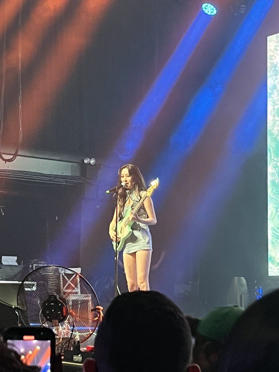 sunnysunmi612's tweet photo. Sunmi with her bass 🧎‍♀️I vote #SUNMI for #MAMAVOTE 🤟💜 https://t.co/LM9pGUYNu6