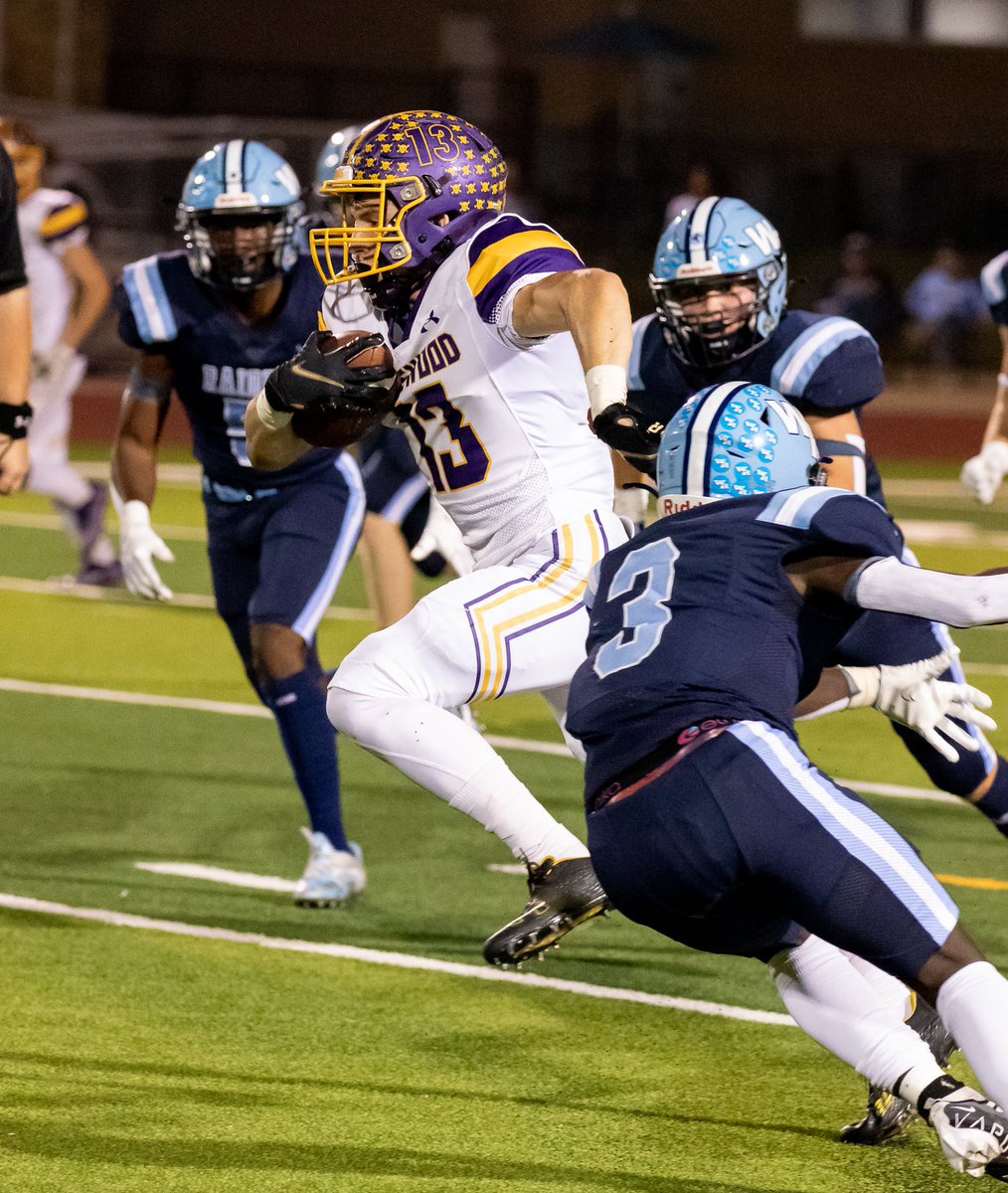 dgoodwin_74's tweet photo. West Rusk is supposed to be bigger, stronger and faster but at the half, after we’ve had three turnovers, Edgewood is only down 28-21. Time to GATA Bulldogs. @Edgewood_Ath @EdgewoodRadio @edgewood_isd @dctf @etfinalscore @etsnfm @RedZoneETX @vanzandtnews https://t.co/hhQJsvMA8a