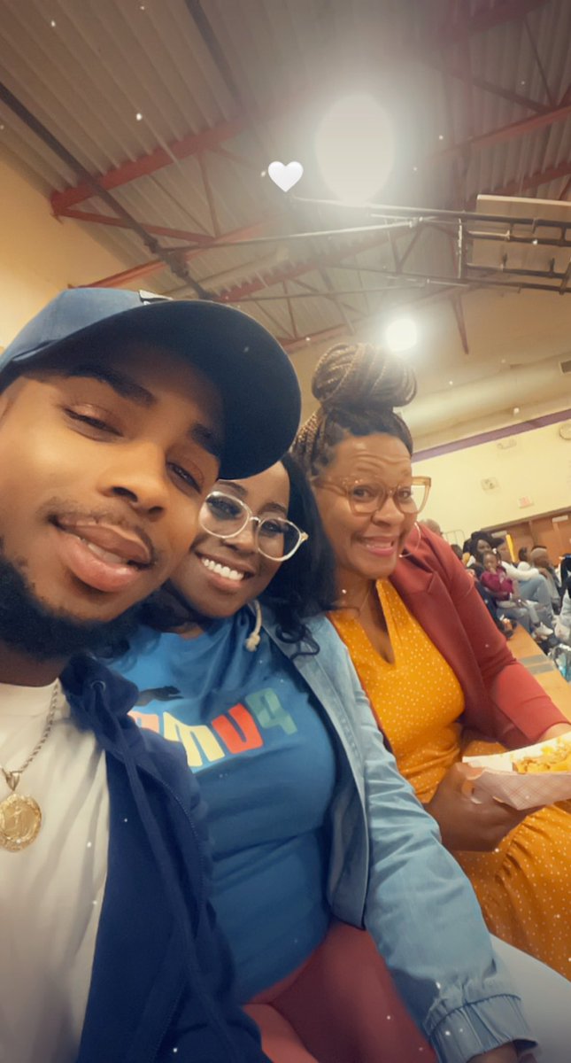 cpwright81's tweet photo. Lady Bulldogs came up a lil short, but if we had played 5 quarters it would have been on 🙈 That Sunni Turner is no doubt the MVP for tonight’s game! Good game, ladies! We’ll keep getting better and better! 🏀 

CP finished with 4 points and the need to work on FREE throws! https://t.co/PN8o2HN06p