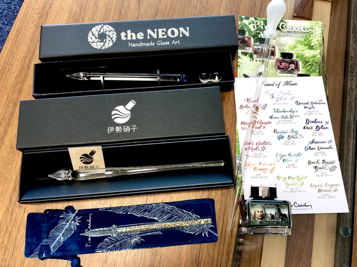 66hydrangea66's tweet photo. Favorite Noteさんでガラスペン×3本とインク、ピペットを購入。
たくさん買っていただいたので…とピペット分をサービスしていただきました😳
ありがとうございます🙌
たくさん書写します!楽しみ♪
#FavoriteNote
#ガラスペン
#伊勢硝子
#NEON
#ピエールカルダン https://t.co/T72rMAUkUD