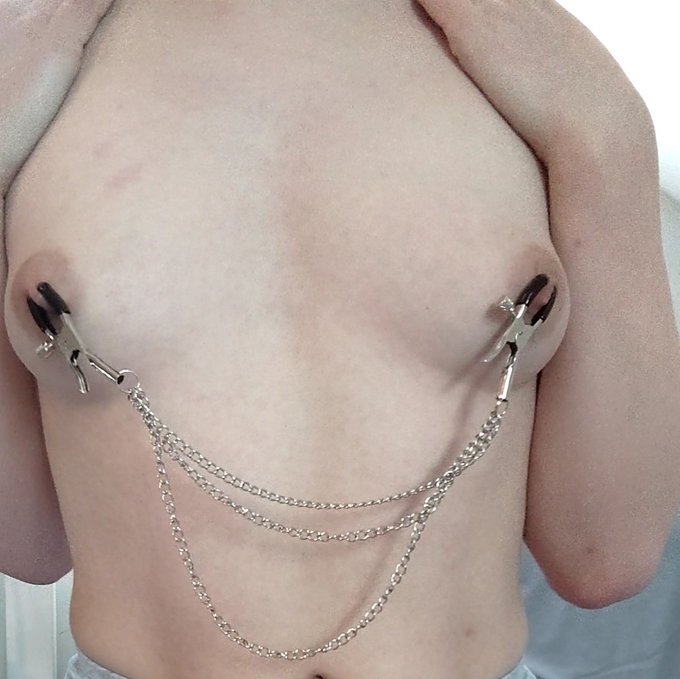 nipple clamps 😳
#nsfw #nsfwtwt #nsfwtw #nsfwtwtًً  #bdsmpics #bdsm https://t.co/QS2xj5ja6c