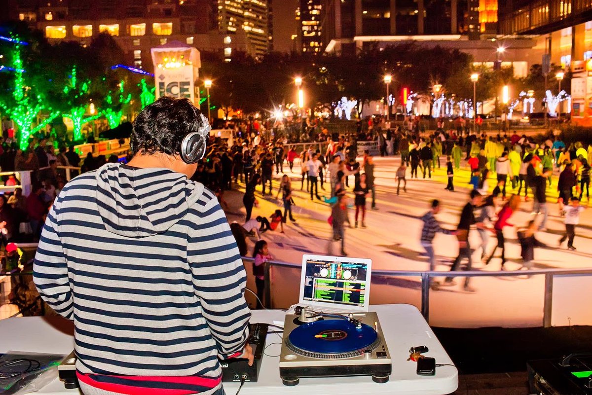 DiscoveryGreen's tweet photo. Come skate on the @GreenMtnEnergy ice rink while listening to the coolest pop hits spun by DJ Boris! Saturday, November 12, from 8-10 pm! There’s something fun every night between November 11 and January 29,2023! https://t.co/AdLsi7rwQY https://t.co/AFlrH2fxKV