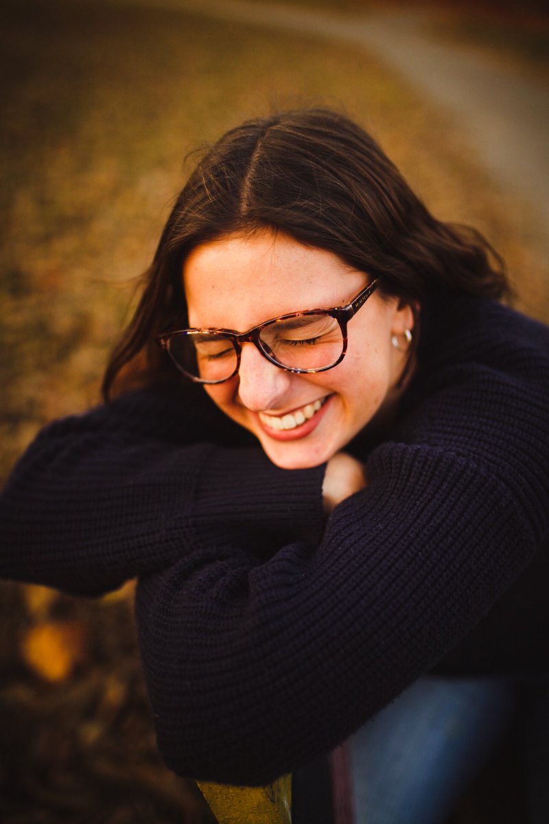 Lizzie. #sheehanigans #seniorpicseason