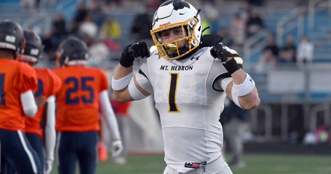 jacobstein23's tweet photo. .@hcpss_mhhs football defeated Reservoir 29-21 Thursday night finding great success on the ground. The Vikings rushed for over 300 yards and now advance to the second round in the Class 4A/3A West region.
https://t.co/Q8pOlkTESh https://t.co/HDkMgvSA9E