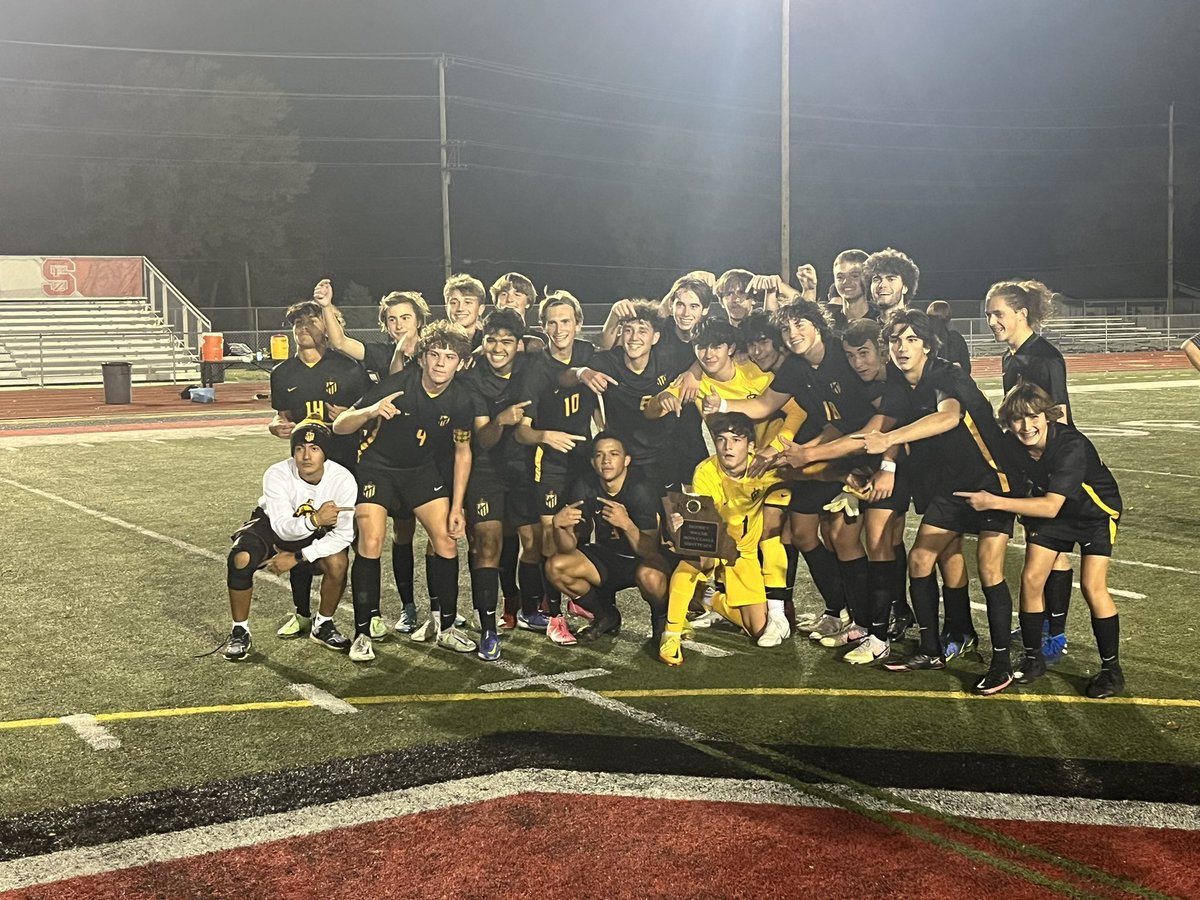 fzeactivities's tweet image. Still so happy for this group. Good night Lions…bring it tomorrow night for @fzefootball at St. Dominic at 7:30 and stay tuned to @fzeactivities tomorrow for updates on @FZEXCTF state run in Columbia! #manyprogramsonepridE