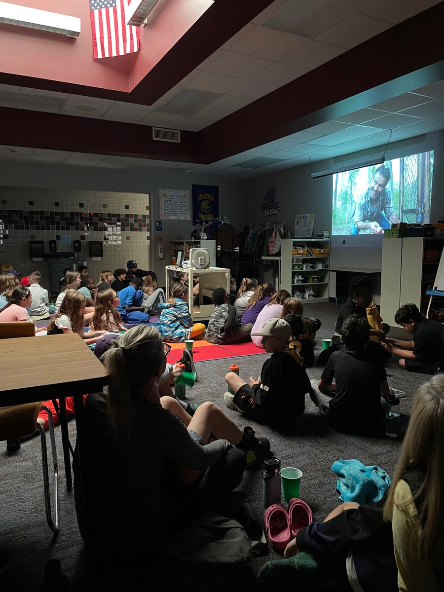 4thgradeMrsW's tweet photo. We all had a great time watching Tiger Rising after school and comparing it to the book! 😌👍🏻 @ShaylaJChapman @MonoCollins @JCSD_HZE https://t.co/jBEJvZdNhr