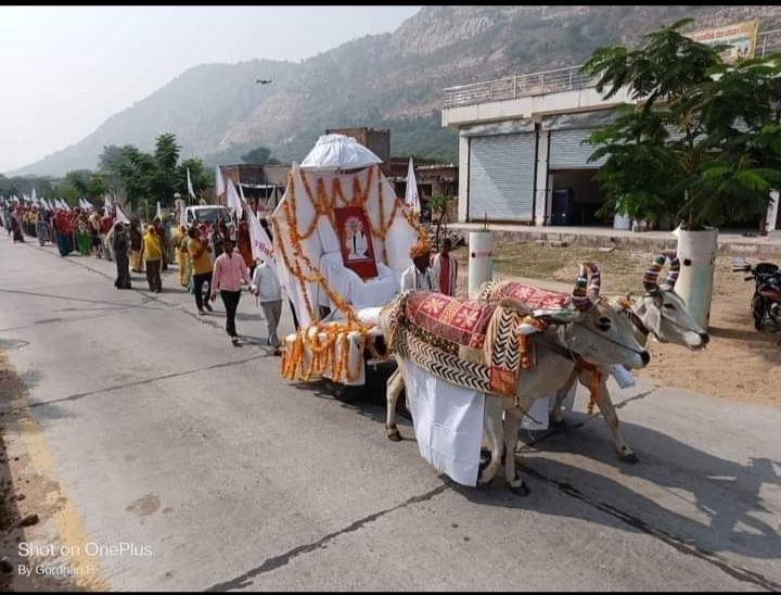 विशाल भंडारादिव्य धर्म यज्ञ दिवस इस उपलक्ष्य पर संत रामपाल जी महाराज जी के सानिध्य में 7 से 9 नवंबर 2022 को विशाल भंडारा आयोजित किया जा रहा है जिस प्रकार 509 वर्ष पूर्व परमेश्वर कबीर बंदीछोड़ जी ने दिव्य धर्म यज्ञ (विशाल भंडारा) 3 दिन तक किया था18 लाख श्रद्धालुओं को भोजन कराया था