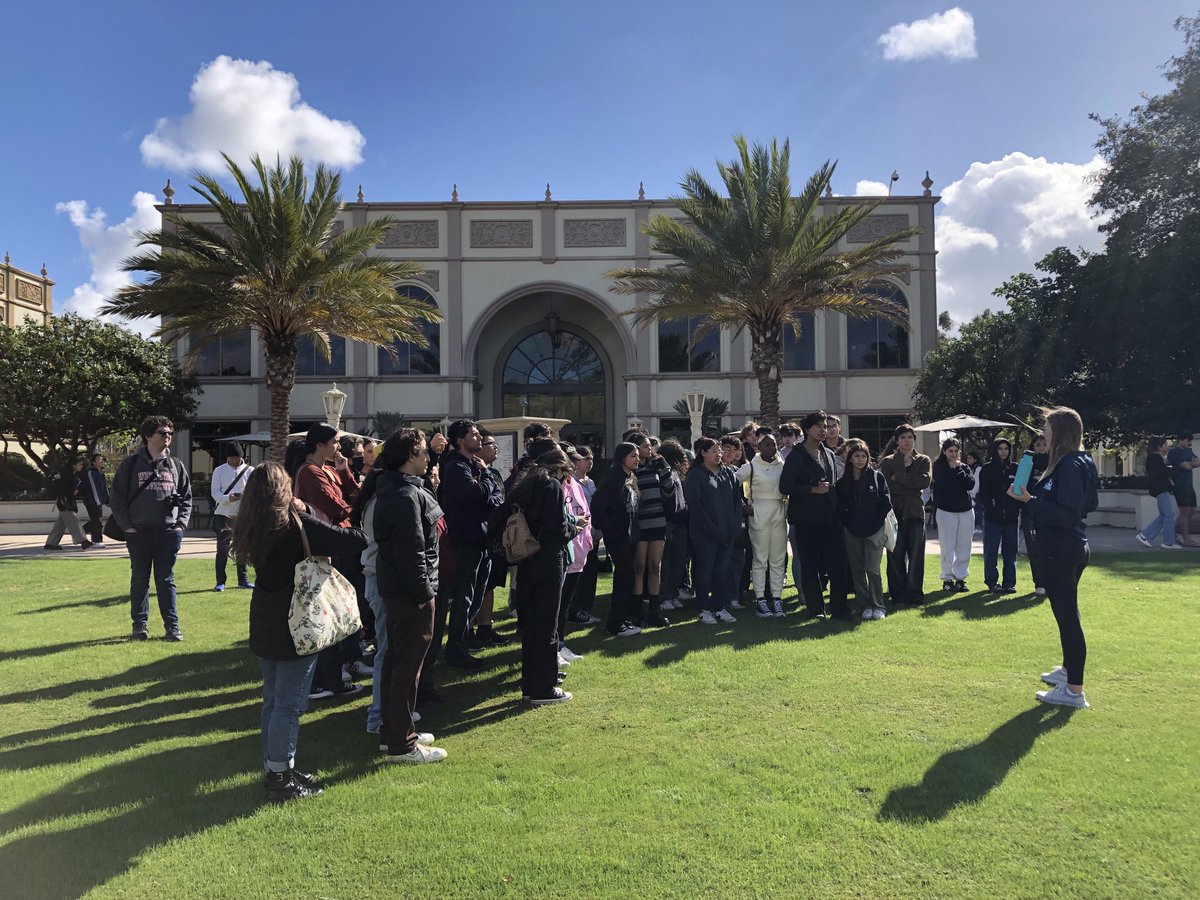 GrantCPDAMagnet's tweet photo. We had a great afternoon at University of San Diego! College trip day 1 was definitely a success!! Can’t wait to visit more colleges tomorrow! ⁦@MsMcMurrin⁩ ⁦@MsPCastaneda⁩ https://t.co/zwGSkOLzMY