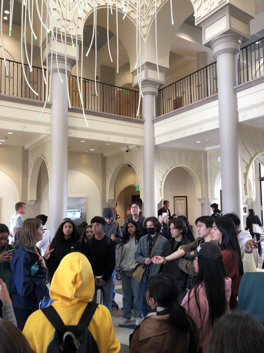 GrantCPDAMagnet's tweet photo. We had a great afternoon at University of San Diego! College trip day 1 was definitely a success!! Can’t wait to visit more colleges tomorrow! ⁦@MsMcMurrin⁩ ⁦@MsPCastaneda⁩ https://t.co/zwGSkOLzMY