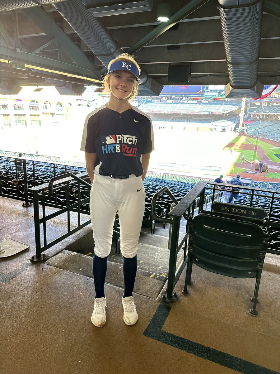 PiperLadwig's tweet photo. Thank you @MLB @PlayBall and RCX sports for an incredible weekend. Can’t wait to see you all again next year! #WorldSeries #mlb #softball #broccolistrong #Houston https://t.co/nTxXX21pHq