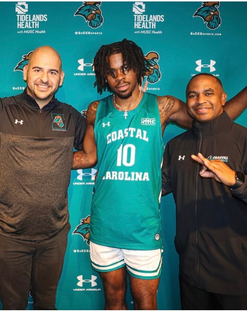 ElacBball's tweet image. East Los Angeles College PG @JonSandersII has committed to @CoastalMBB!! #GoHuskies🏀🏀🏀🏀 @JucoRecruiting @sgnlthelgthoops @VerbalCommits @LastChanceU @AthleticsELAC @DMEAcademyMBB @JUCOShowcase @JUCOadvocate