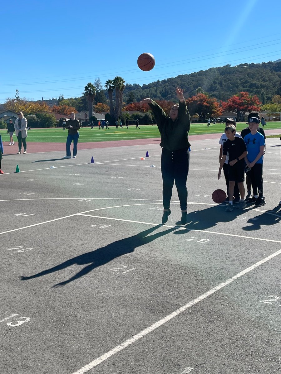 MsStarrUMS's tweet photo. Thanks @msfraboni for such a fun NTA today! I had a great time playing knockout with everyone! #teamUMS #UMStwitterBingoV5 https://t.co/vxNHKlH9Mk