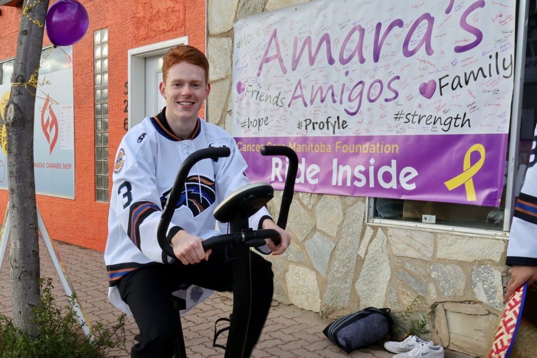 SVStampeders's tweet photo. Thank you to everyone who supported the Stampeders/Empty Bobbin quilt raffle, and who continue to support Amaras Amigos. Stampeder players will be helping out all evening. Donations can be made at Backstage Gym on Main. https://t.co/u7ONTeyhGe