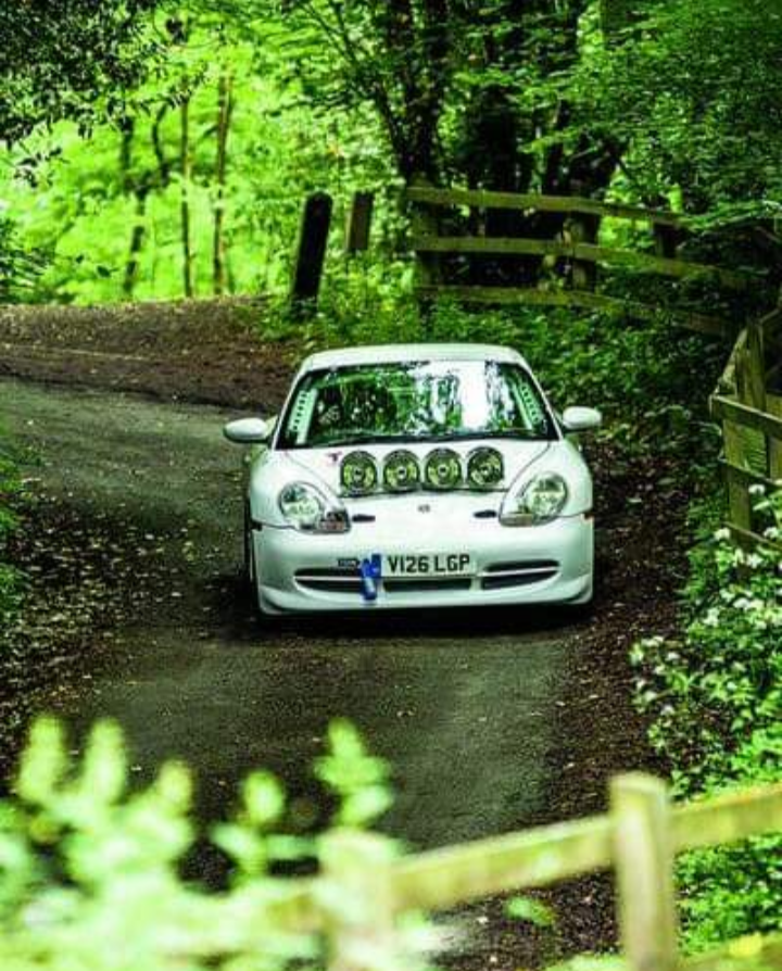 Oscarol95842891's tweet photo. #Porsche 🤍🍀🤍 https://t.co/VAfaUtkugr