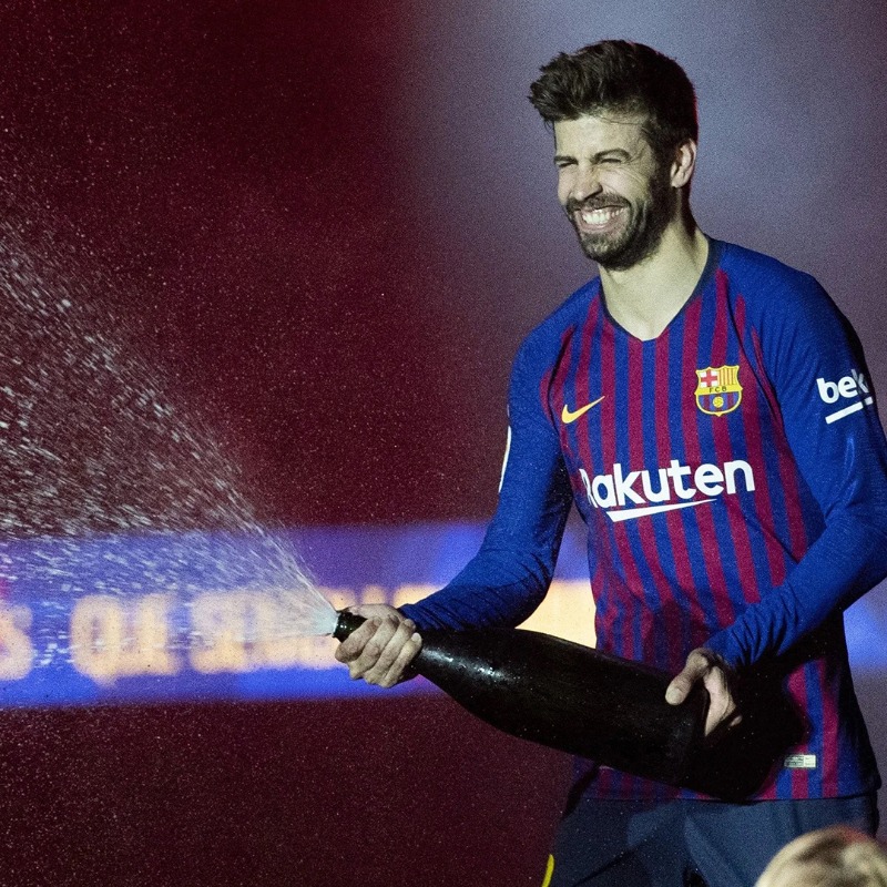 FCBarcelona's tweet photo. 💫 A brilliant career. Once a Culer, always a Culer

@3gerardpique 💙❤
