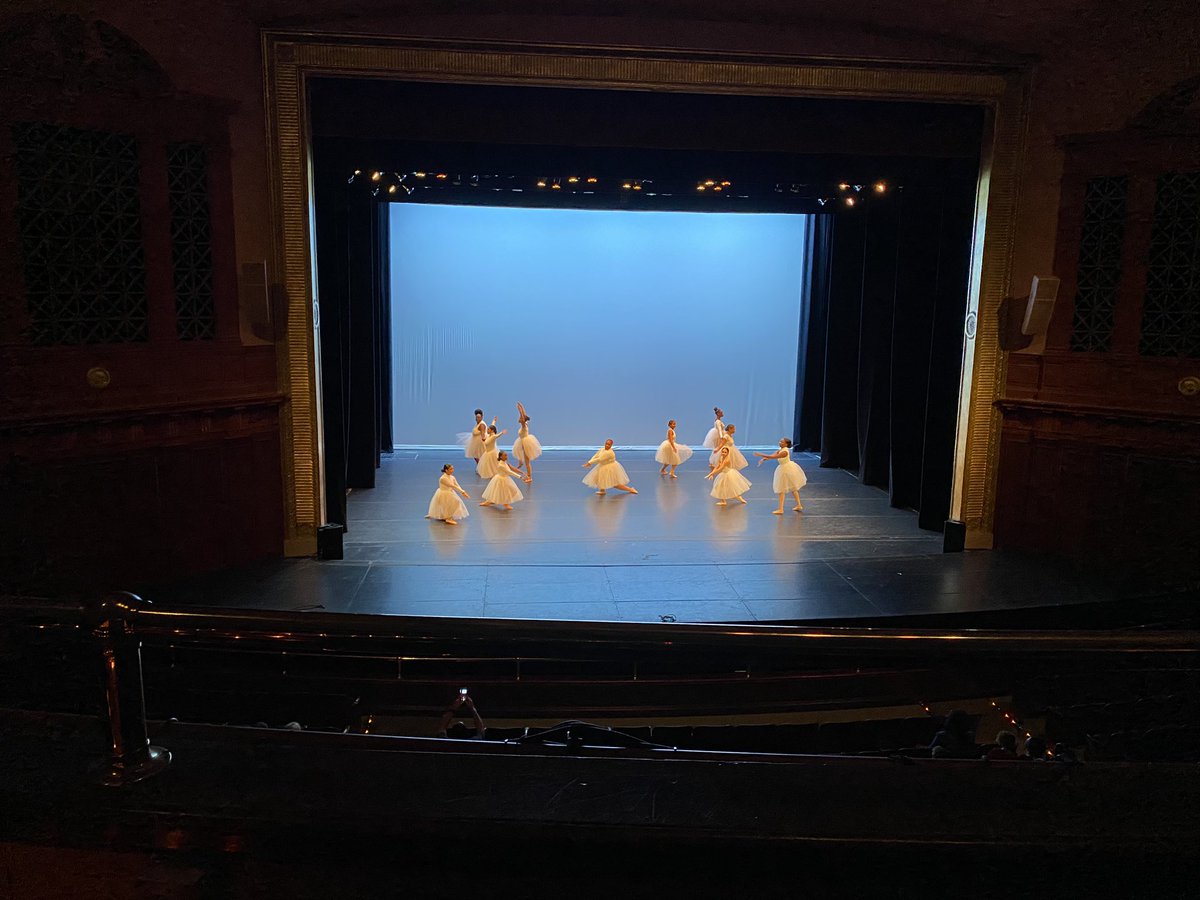 ACraftWSFCS's tweet photo. Very cool Glenn High! #wsfcsarts https://t.co/EUanXUXPp1