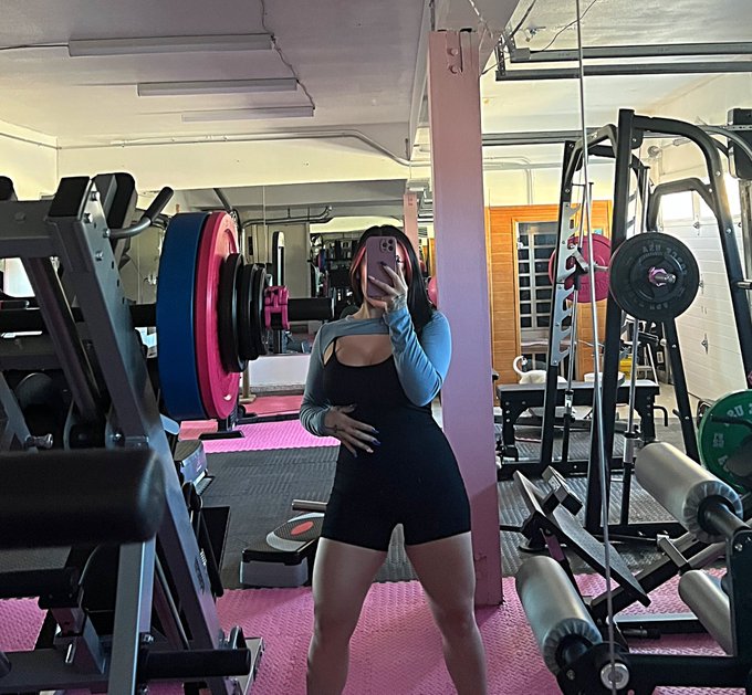 Trying to be a better me 🏋🏻&zwj;♀️🤍 https://t.co/B1PzQBxtB6<a href="/tag/scorpio"class="tags"><span>#scorpio</span></a><a href="/tag/scorpioseason"class="tags"><span>#scorpioseason</span></a>