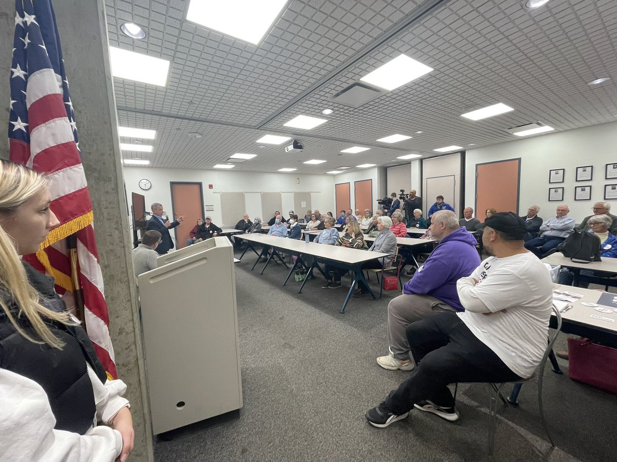 DanPastorePA's tweet photo. Something Kelly never does…listen to the people. 
Town Hall in Erie 👇 https://t.co/llqnRNowsG