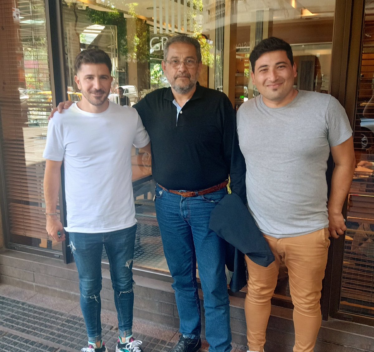 JApdfa's tweet photo. #APDFA 📌

Hoy, nuestro referente nacional @_mauriciosalas
junto a nuestro Secretario General @ApdfaAdrian
y el Secretario General de la @JuvTransporte @horicalcu, mantuvieron una reunión donde se analizo...(sigue)

#AdrianSilvaConduccion 
#Transporte https://t.co/Kc08YkXG4V