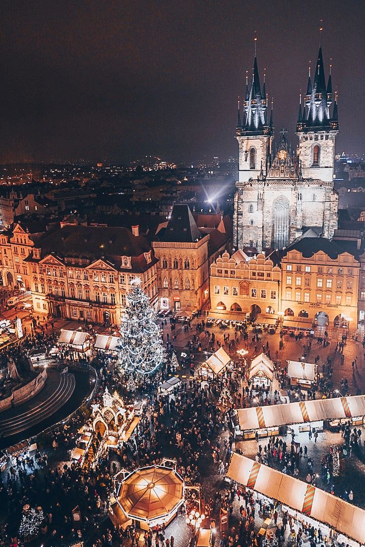 MariaGmezMerin1's tweet photo. In the future I would like to go to Prague on a trip, spending Christmas there has to be incredible. #future #CVEjuniors @somar0209 https://t.co/B9S4NZwS4c