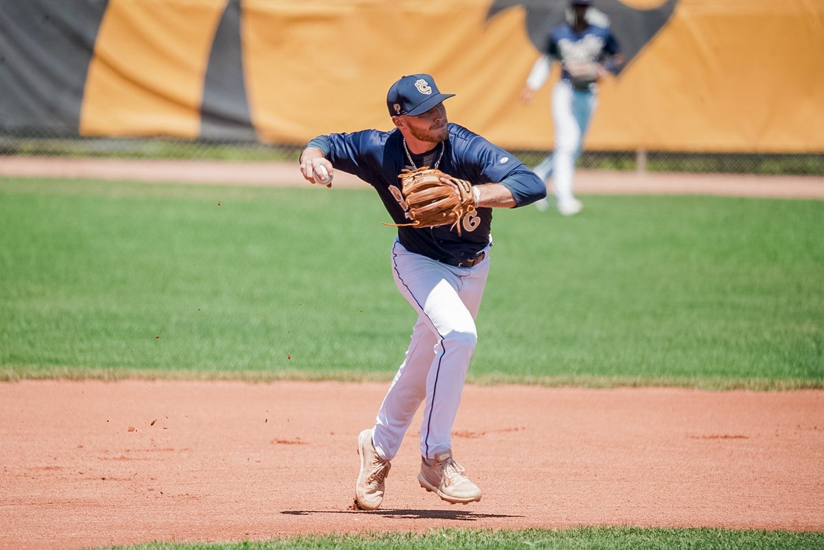 OwlzNoCo's tweet photo. Came in clutch with that right arm plenty of times too 💪 https://t.co/HvqQVrg2iv